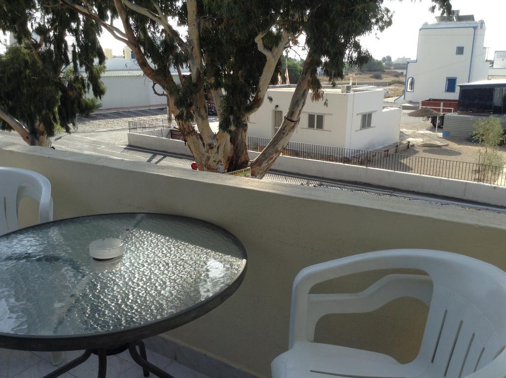 Rooms To Let Katerina & John'S เปริสซา ห้อง รูปภาพ