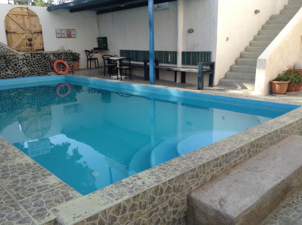 Rooms To Let Katerina & John'S เปริสซา ภายนอก รูปภาพ