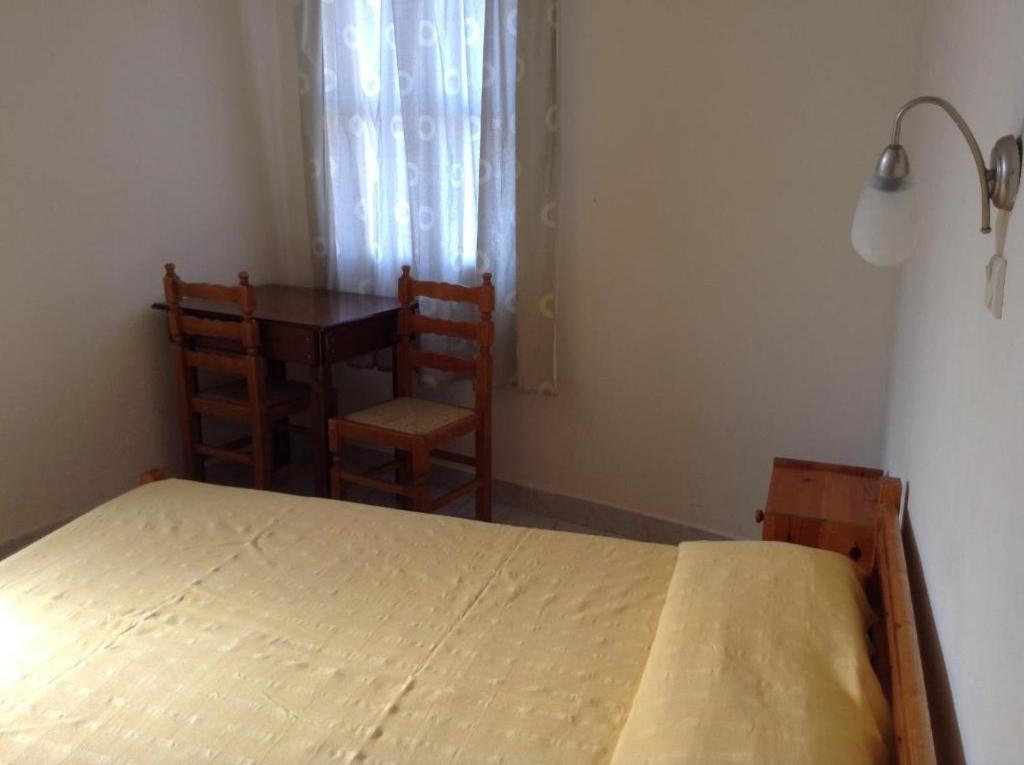Rooms To Let Katerina & John'S เปริสซา ภายนอก รูปภาพ