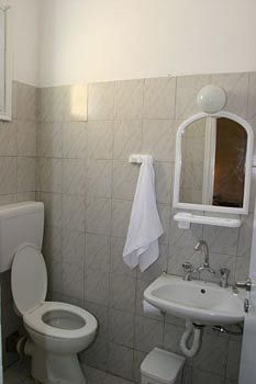 Rooms To Let Katerina & John'S เปริสซา ภายนอก รูปภาพ
